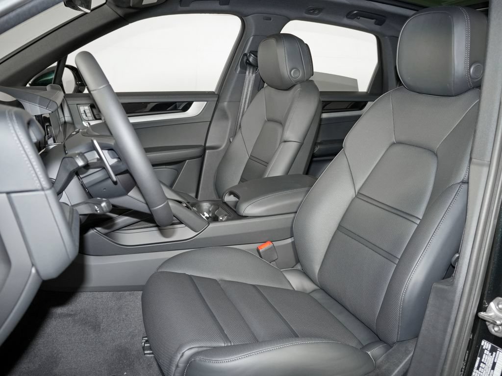 New 2026 Porsche Cayenne AWD/4WD image 5