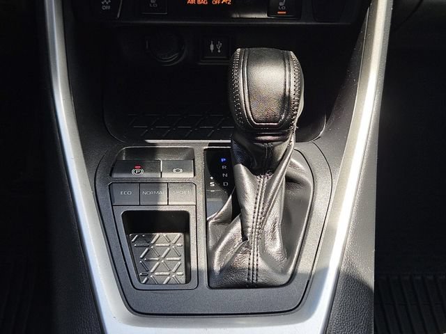 Used 2019 Toyota RAV4 XLE w/ Convenience Package FWD image 31