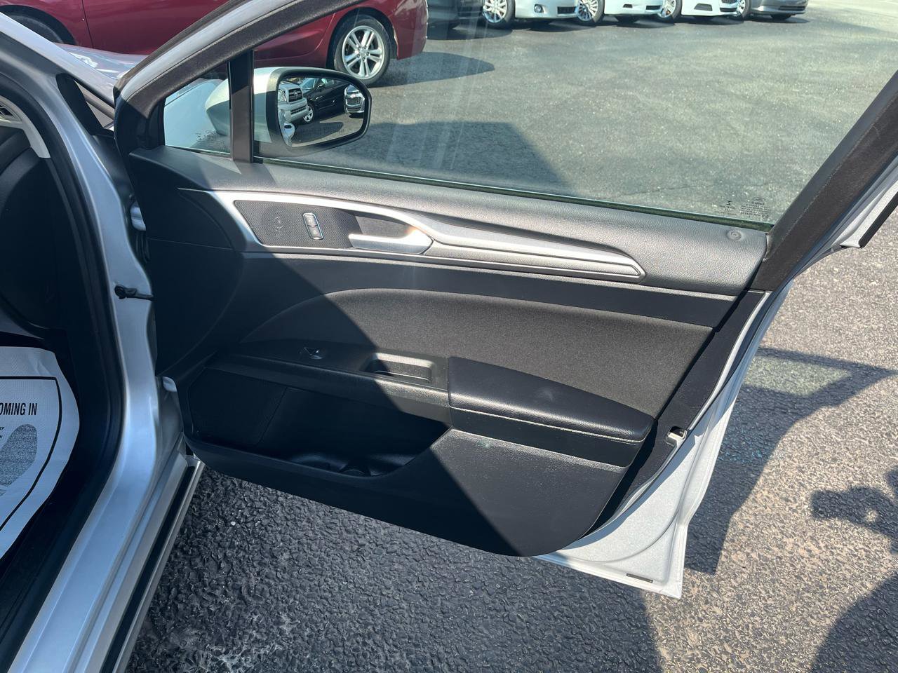 Used 2019 Ford Fusion SE image 29