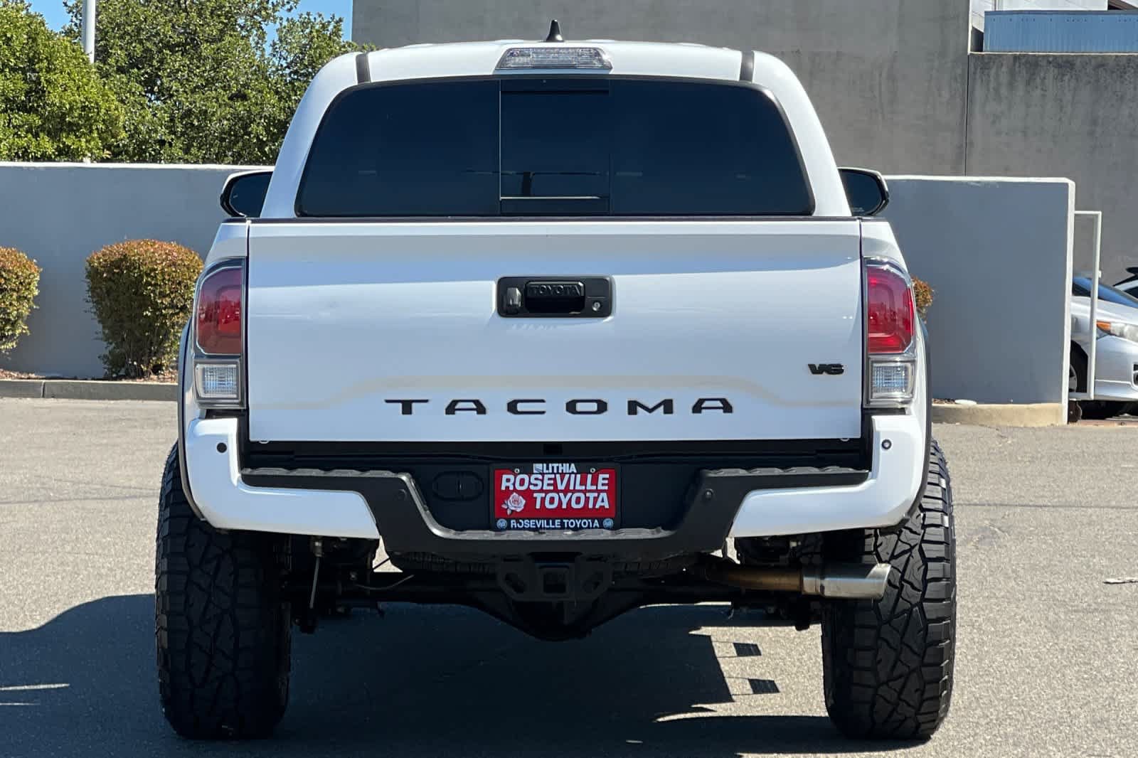 Used 2020 Toyota Tacoma TRD Off-Road w/ Technology Package RWD image 8