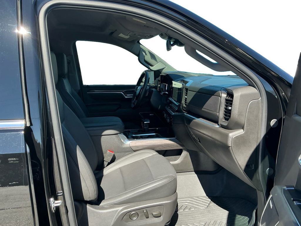 Used 2025 Chevrolet Silverado 1500 LTZ image 22