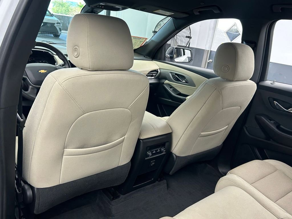 Used 2022 Chevrolet Traverse LS image 35