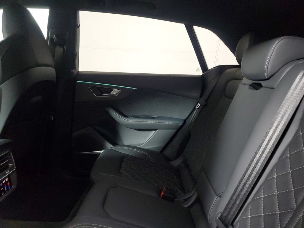 Used 2025 Audi SQ8 Prestige w/ Prestige Package AWD/4WD image 11