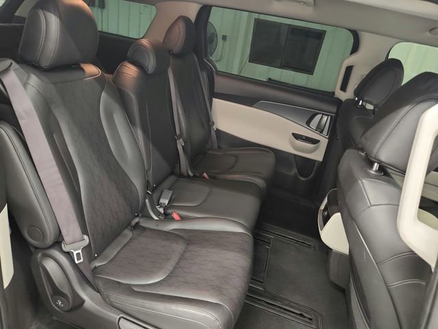 Used 2023 Kia Carnival LX FWD image 38