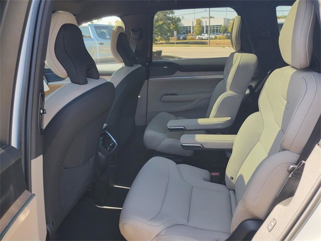 New 2025 Volvo EX90 Ultra w/ Protection Package Premier image 24