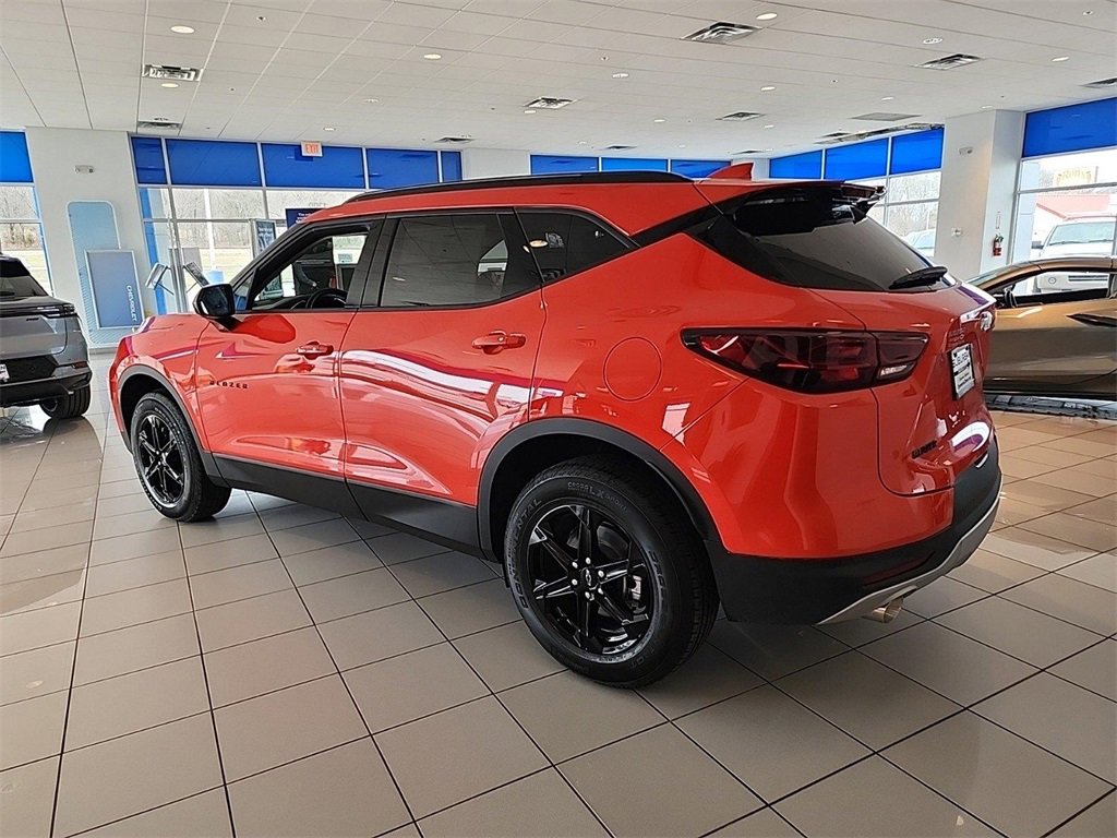 New 2025 Chevrolet Blazer LT w/ Midnight/Sport Edition image 3