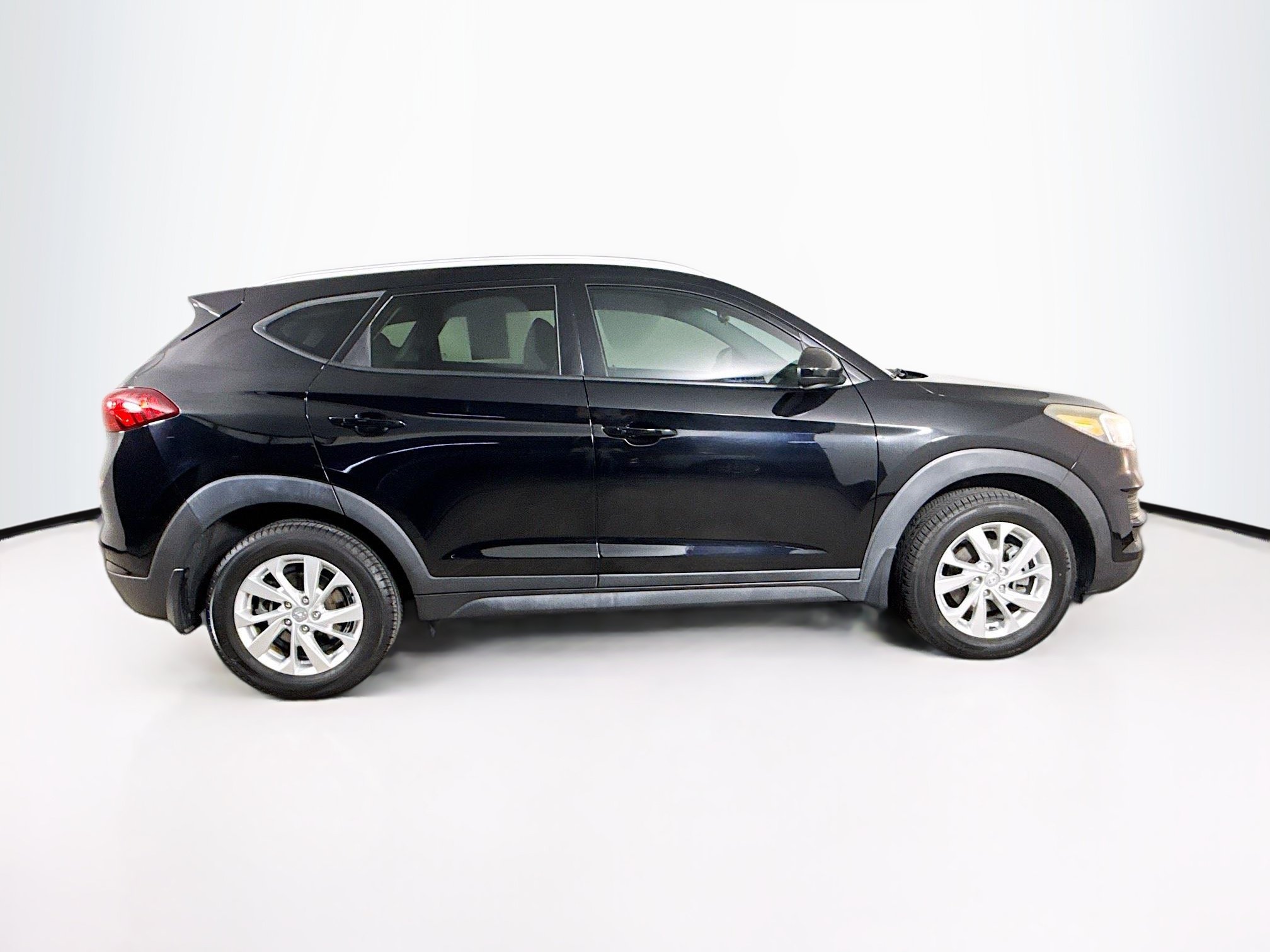 Used 2019 Hyundai Tucson Value FWD image 2