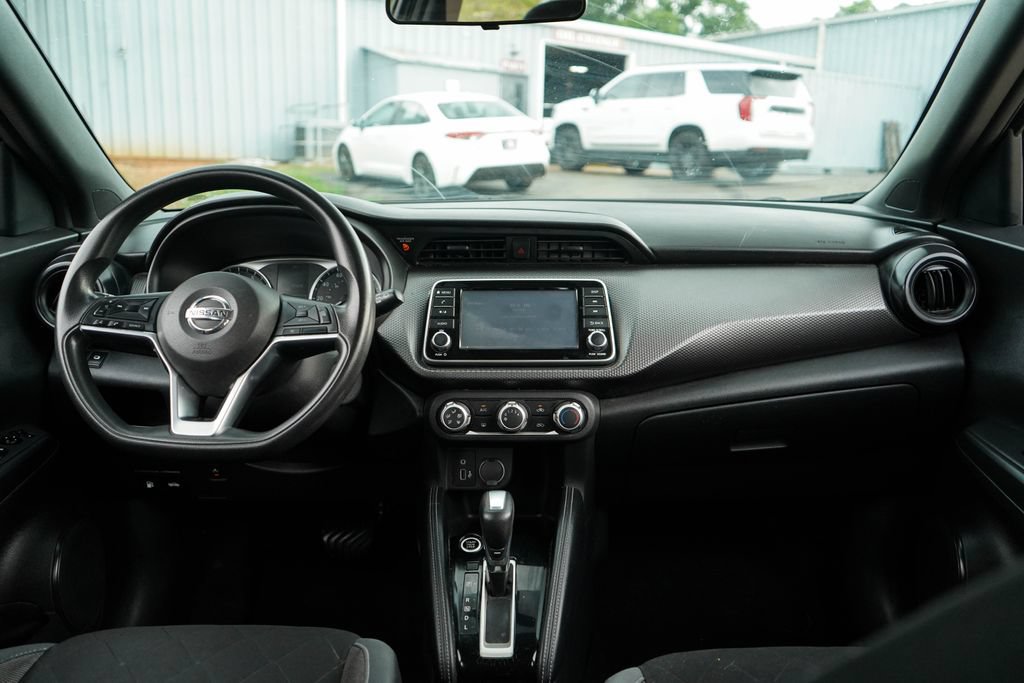 Used 2019 Nissan Kicks S FWD image 10