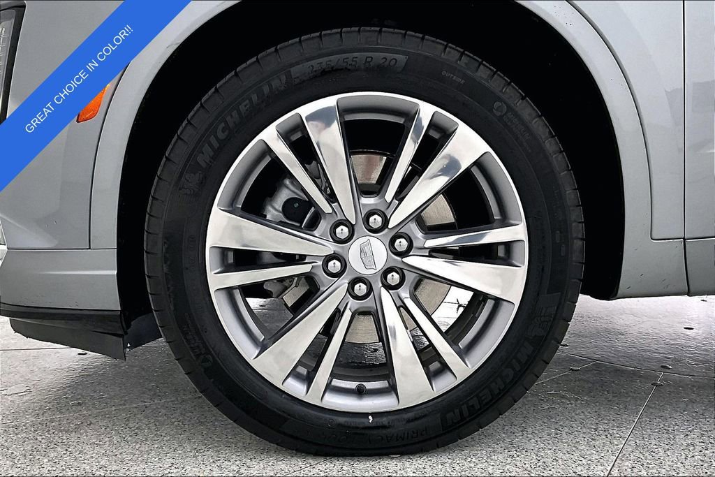 Used 2025 Cadillac XT6 Premium Luxury image 12