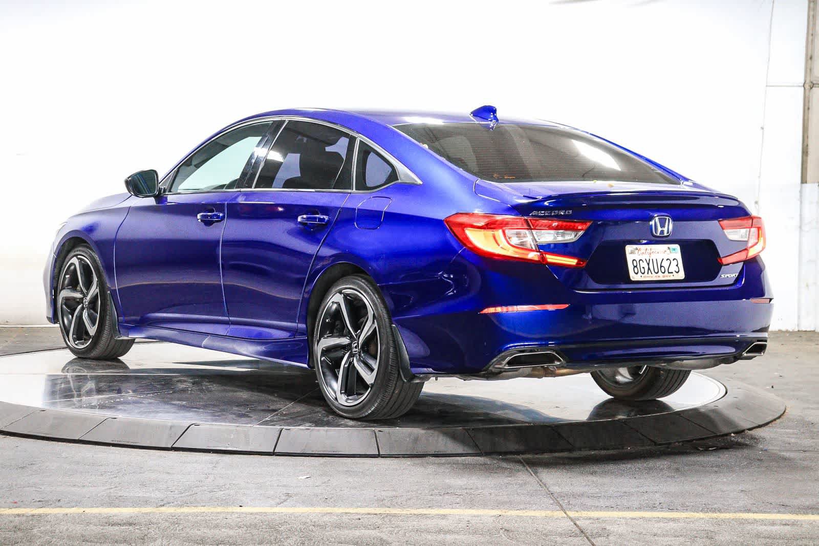 Used 2018 Honda Accord Sport image 2