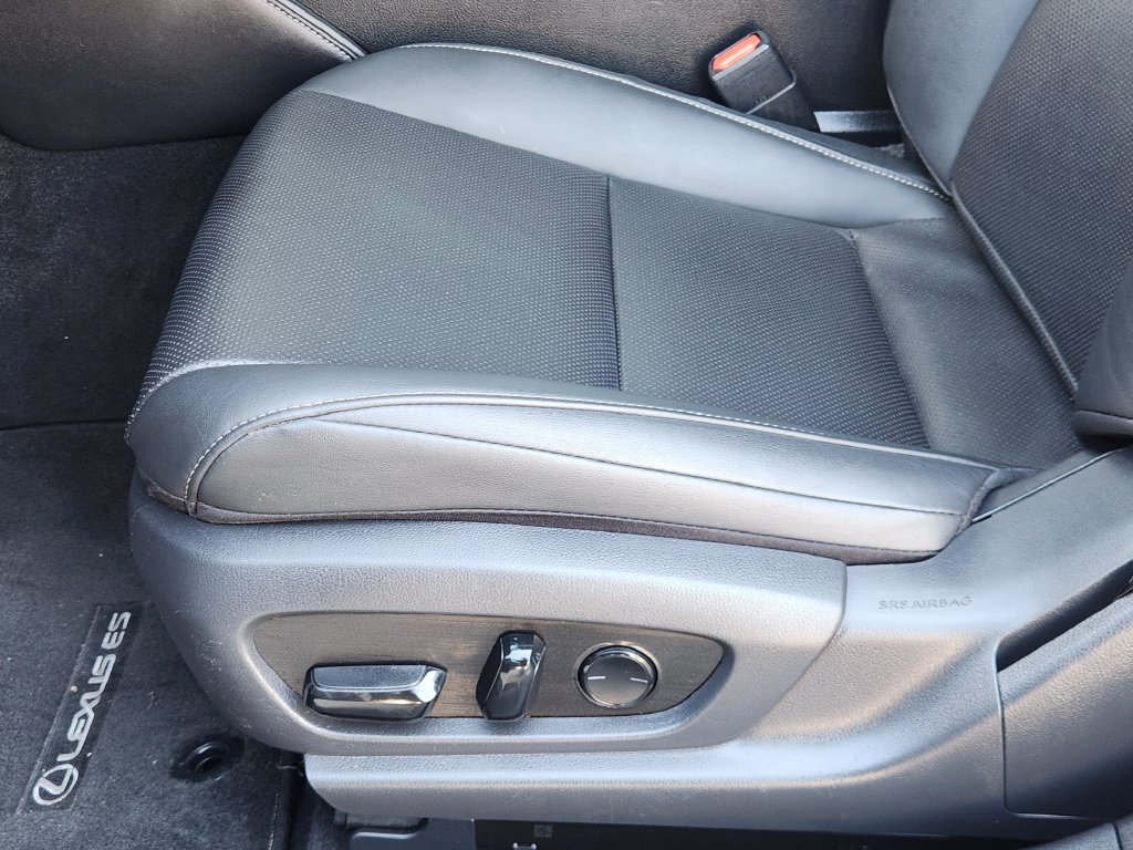 Used 2019 Lexus ES 350 w/ Premium Package FWD image 24