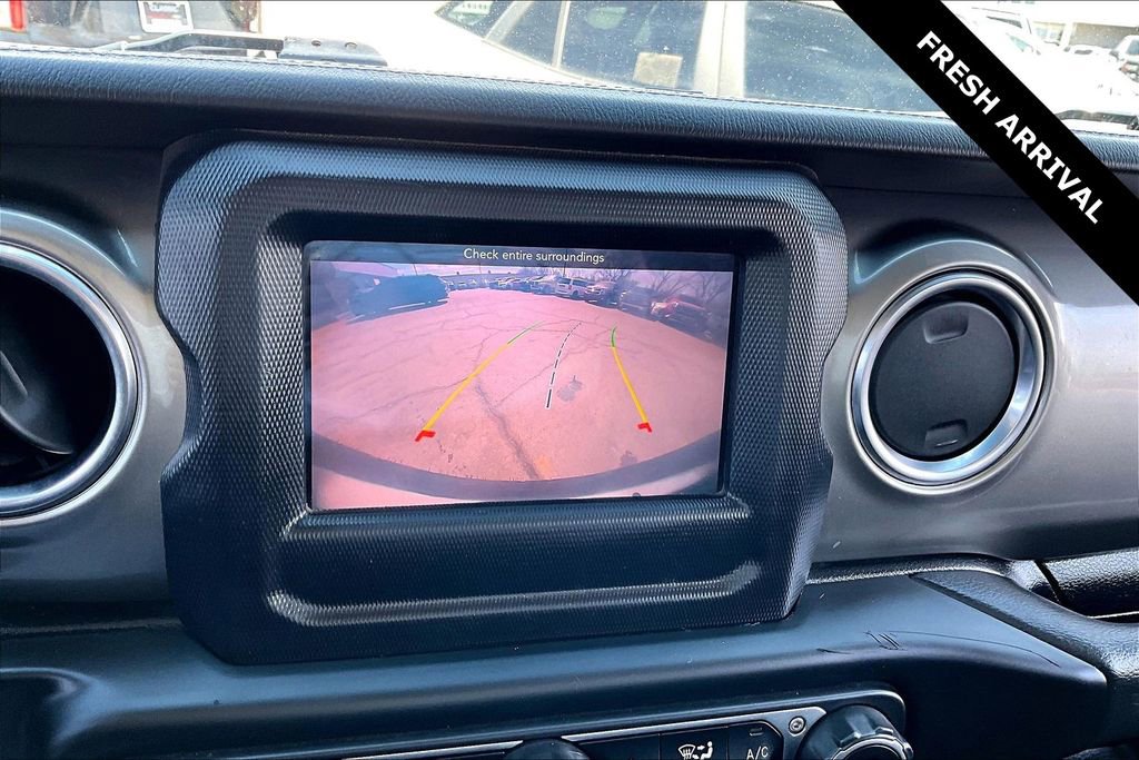 Used 2020 Jeep Wrangler Unlimited Sahara image 14