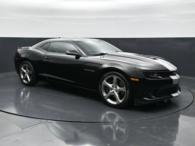 Used 2014 Chevrolet Camaro SS w/ RS Package RWD image 3