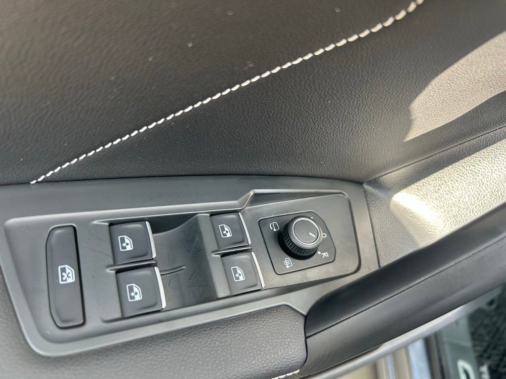 Used 2024 Volkswagen Tiguan SEL R-Line image 55