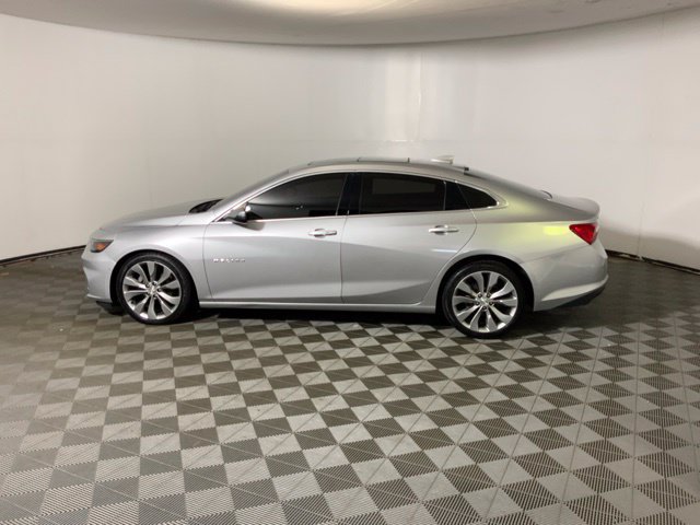 Used 2017 Chevrolet Malibu Premier w/ Premier Sun and Wheel Package FWD image 11