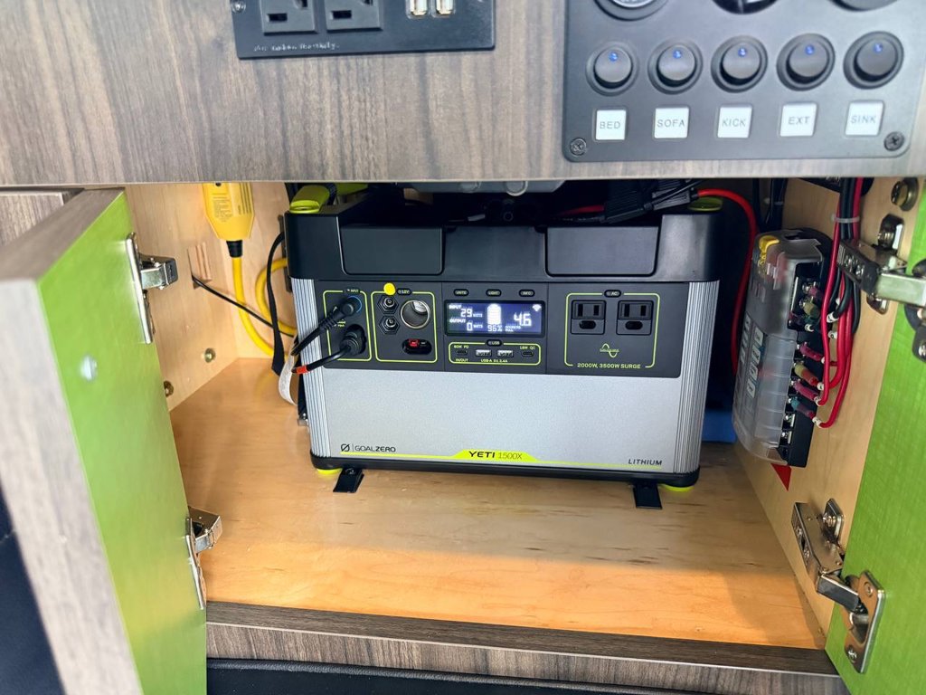 Used 2019 Mercedes-Benz Sprinter 2500 image 43