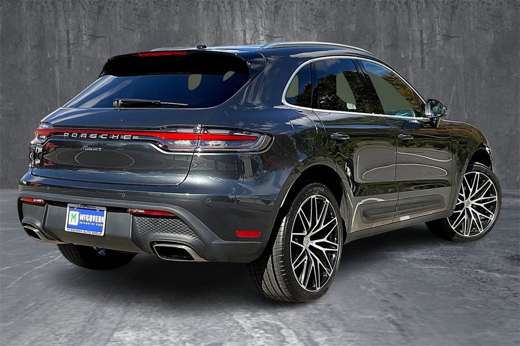 Used 2022 Porsche Macan Base image 6
