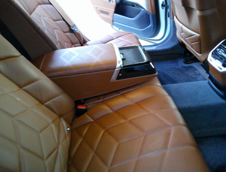 Used 2025 BMW 760i xDrive w/ Executive Package AWD/4WD image 39