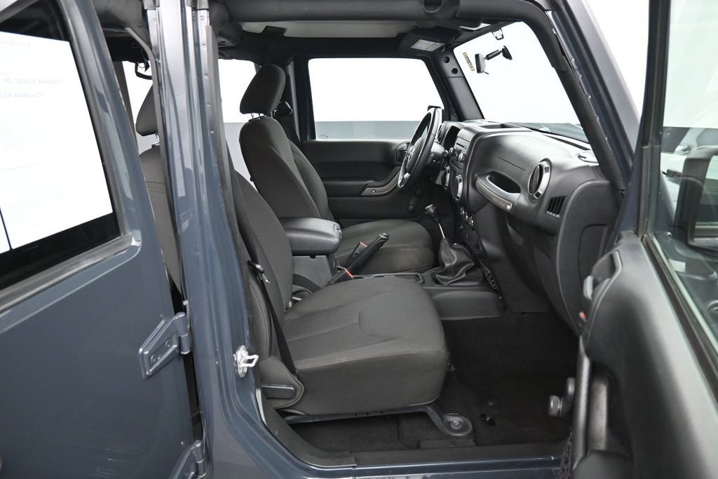 Used 2017 Jeep Wrangler Unlimited Sport w/ Connectivity Group image 28