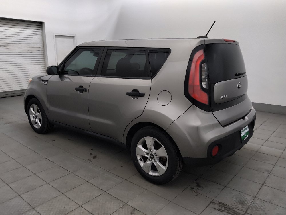 Used 2017 Kia Soul FWD image 3