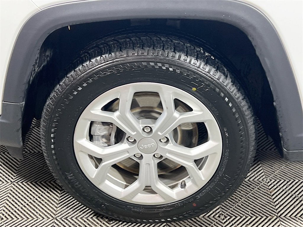 Used 2024 Jeep Compass Latitude image 27