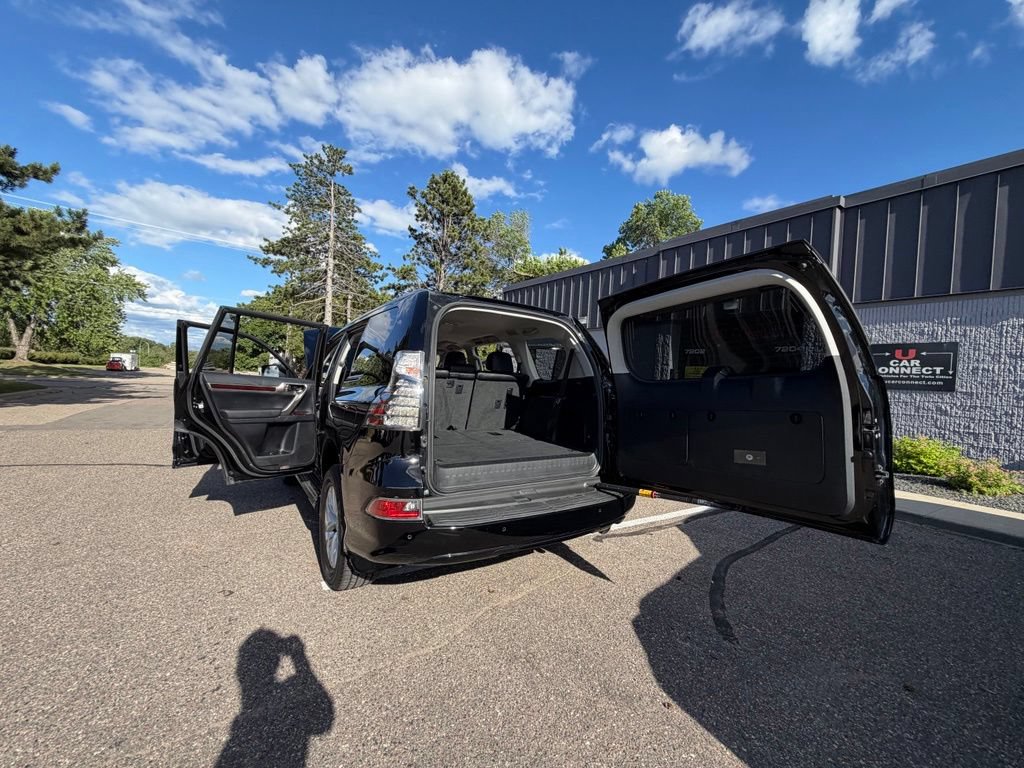 Used 2016 Lexus GX 460 w/ Premium Package AWD/4WD image 48