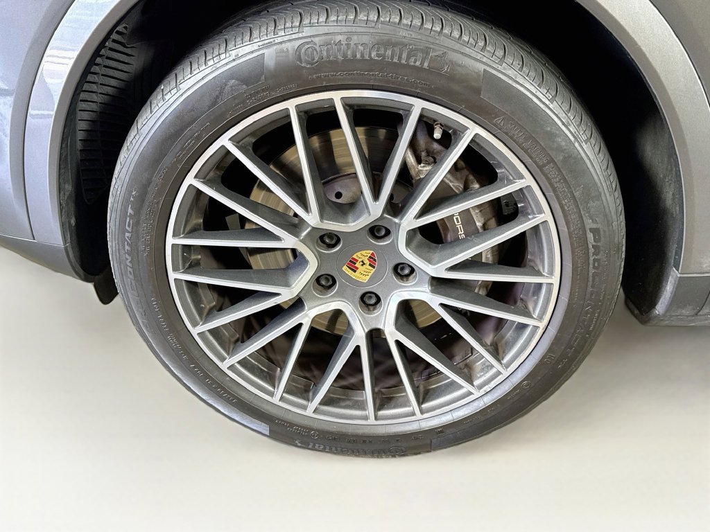 Used 2021 Porsche Cayenne AWD/4WD image 42