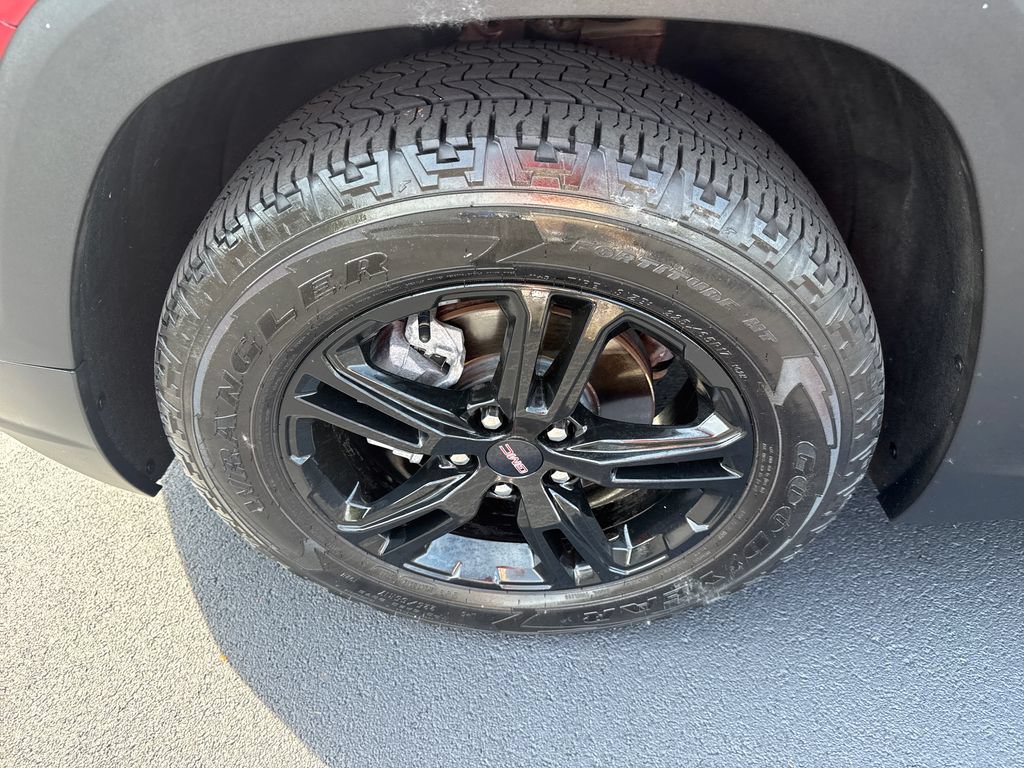 Used 2023 GMC Terrain AT4 w/ Infotainment Package II AWD/4WD image 38
