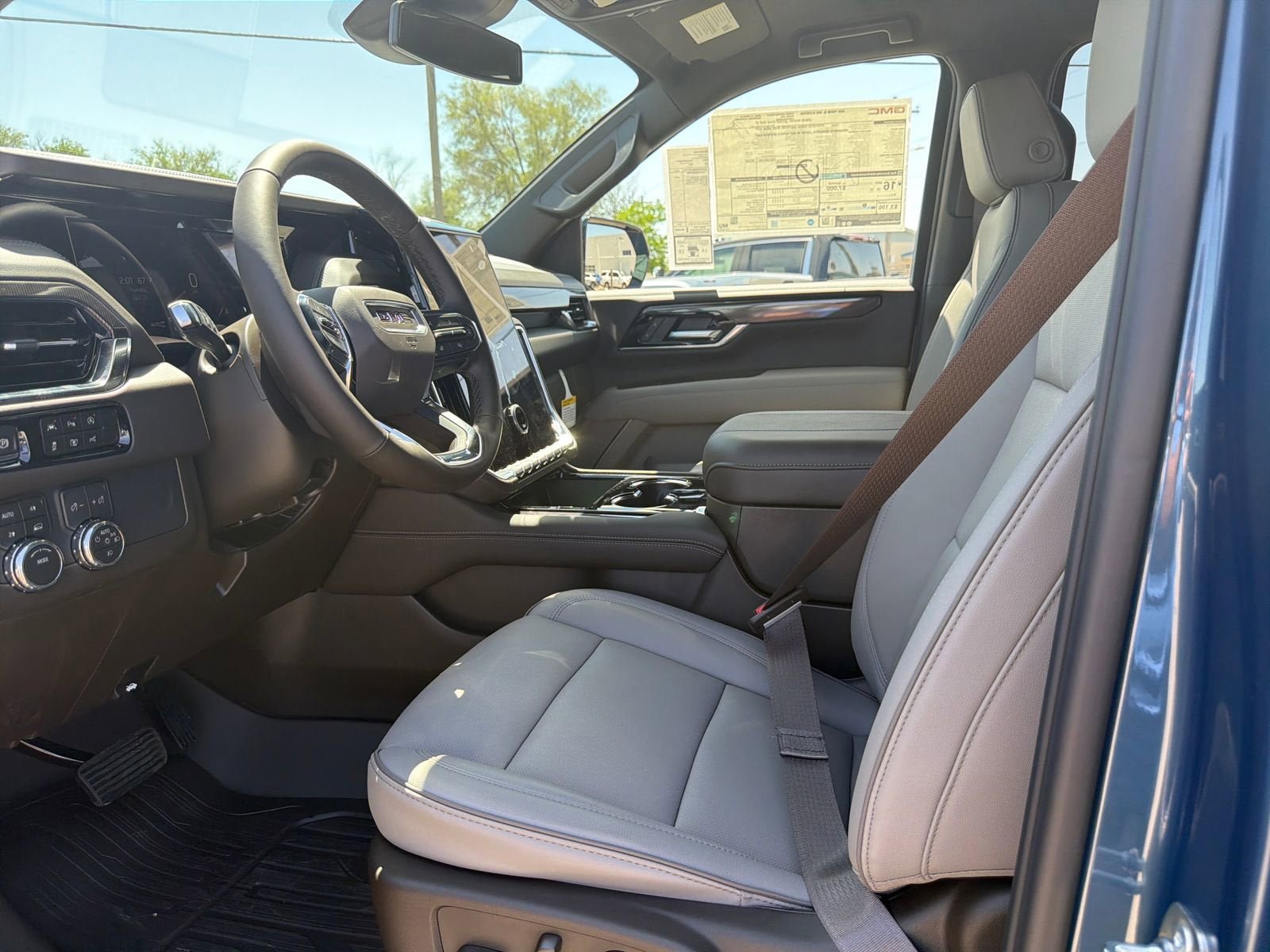 New 2026 GMC Yukon XL Elevation AWD/4WD image 14