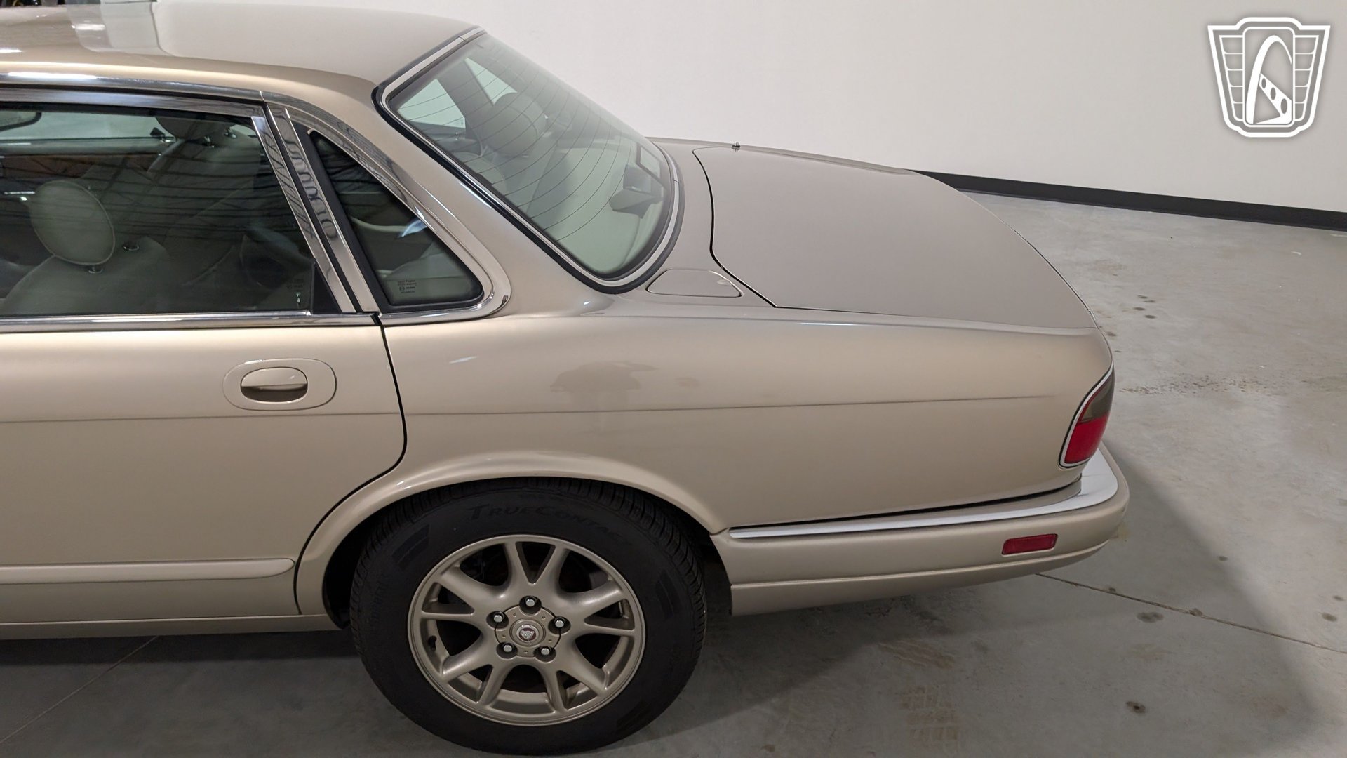 Used 1996 Jaguar XJ6 RWD image 31