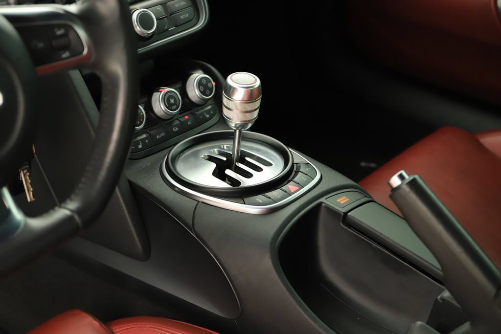 Used 2011 Audi R8 V10 AWD/4WD image 17