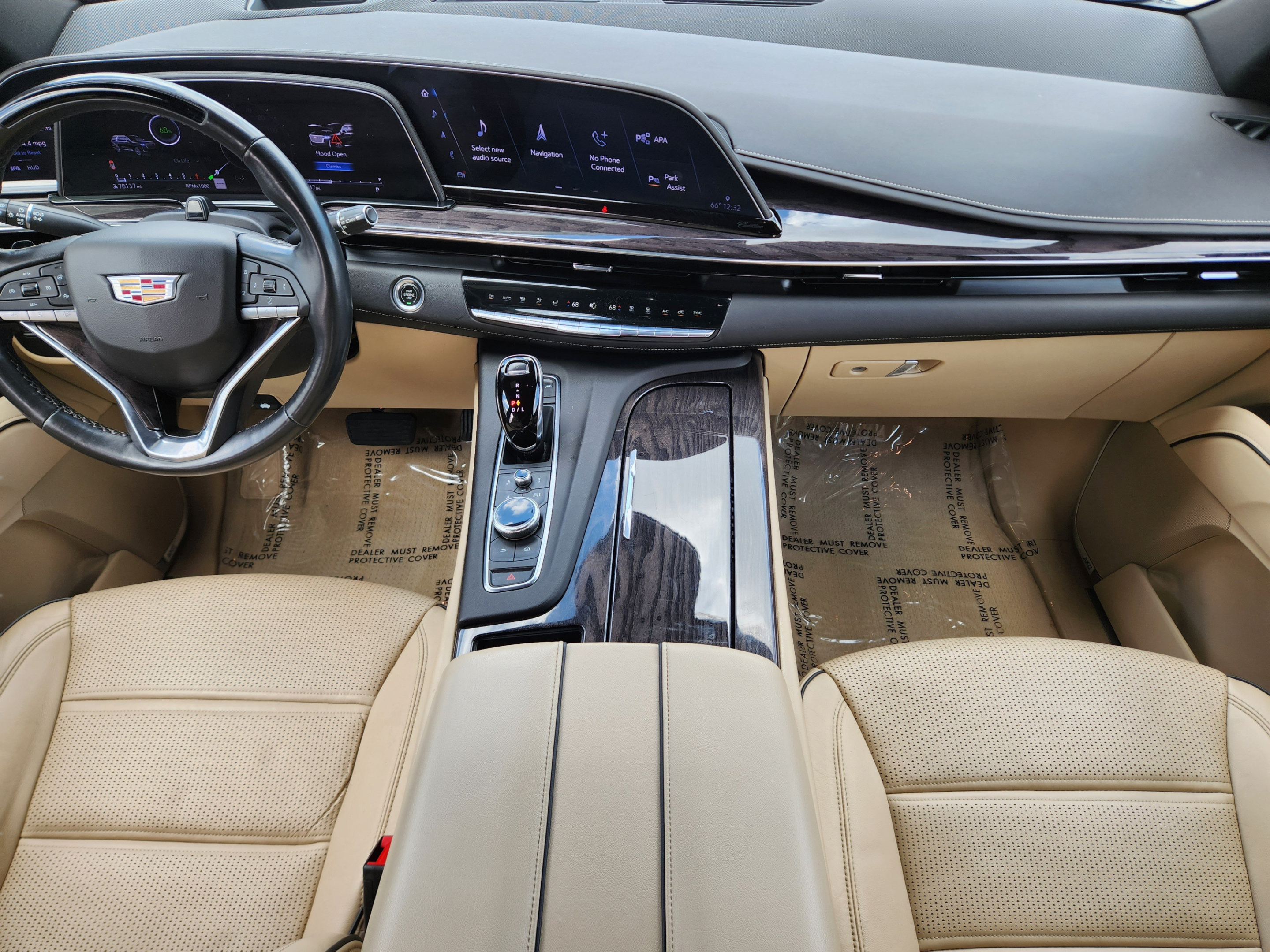 Used 2022 Cadillac Escalade Premium Luxury RWD image 12