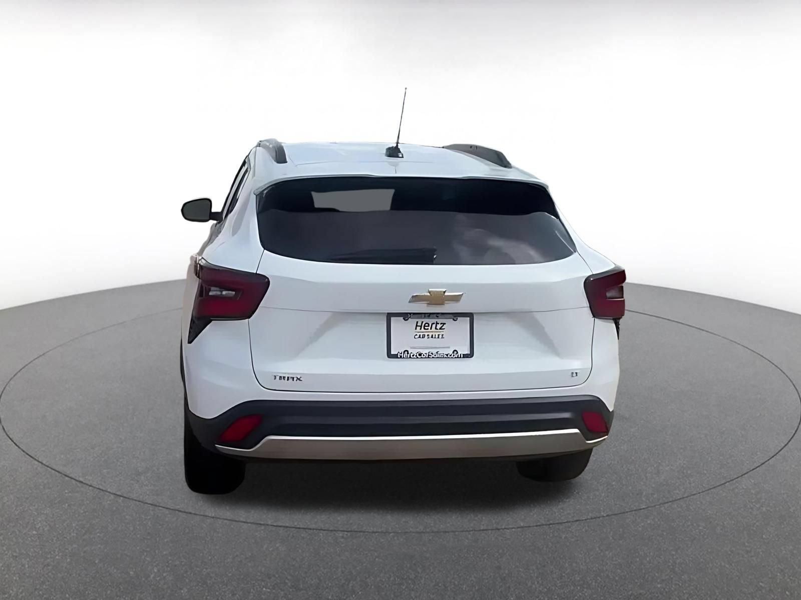 Used 2025 Chevrolet Trax LT w/ LT Convenience Package FWD image 10