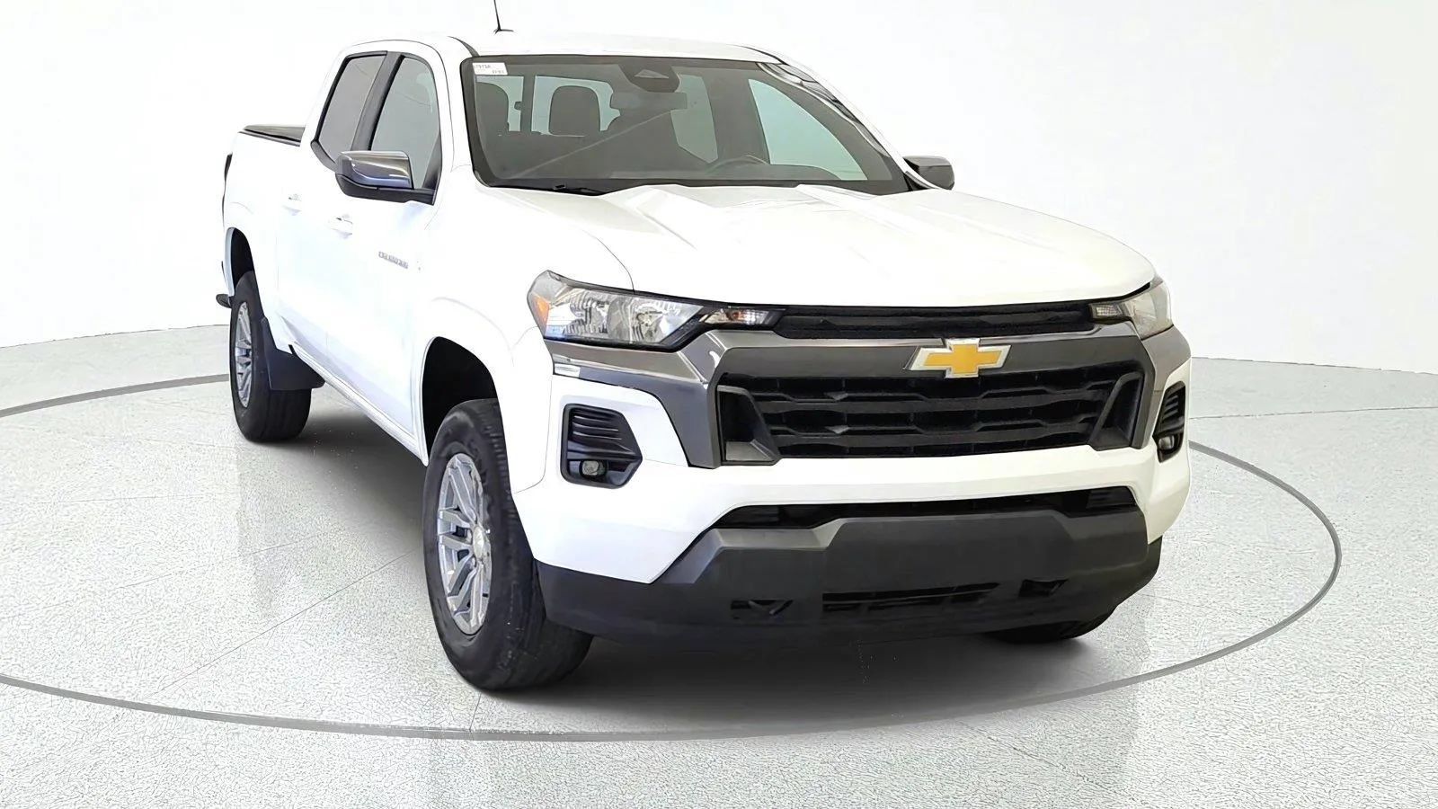 Used 2023 Chevrolet Colorado LT w/ LT Convenience Package AWD/4WD image 2