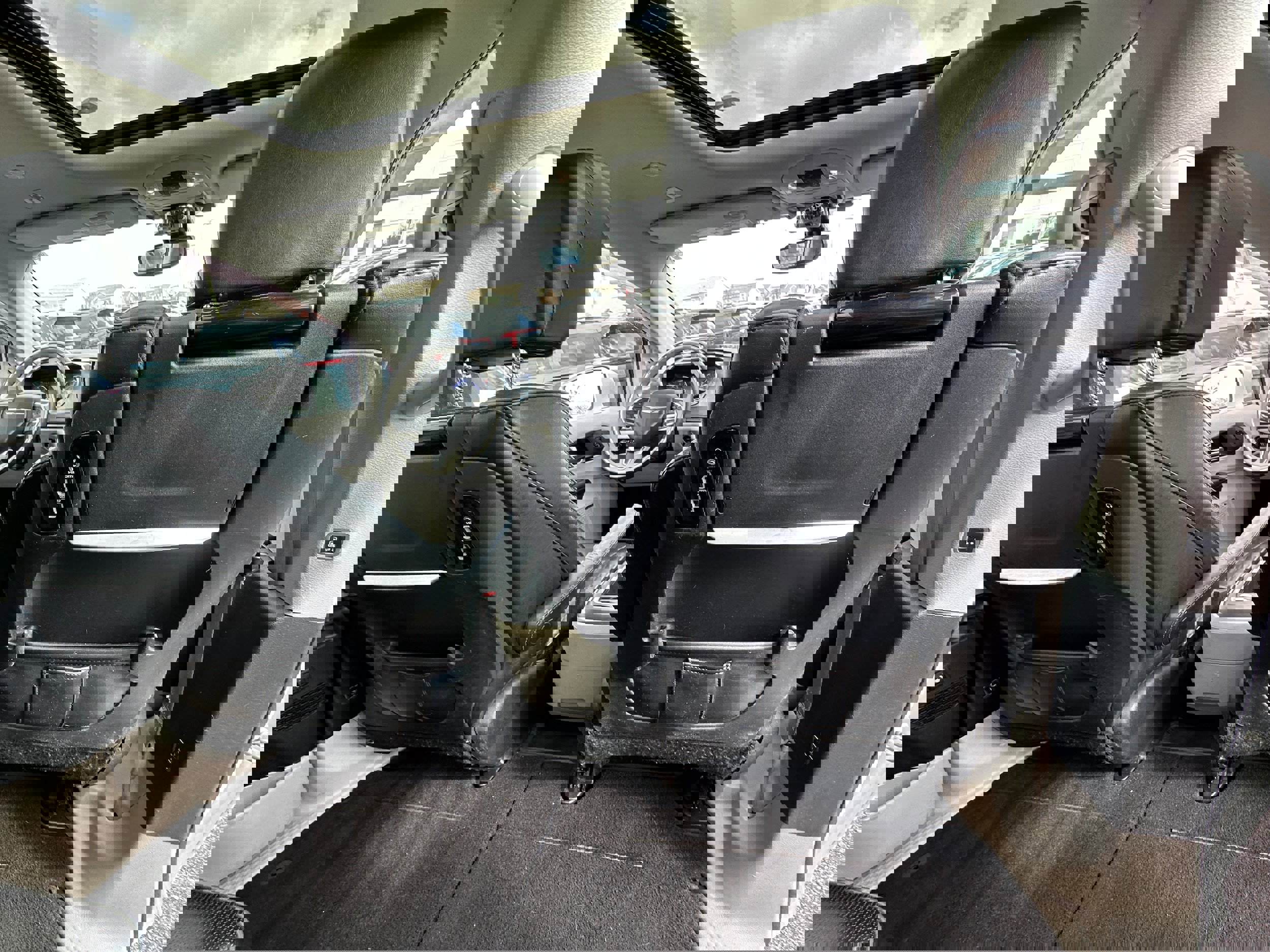 Used 2018 Chrysler Pacifica Limited image 19