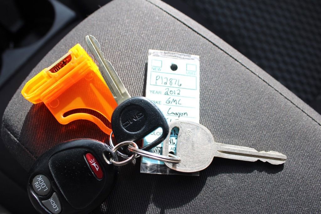 Used 2012 GMC Canyon SLE image 25