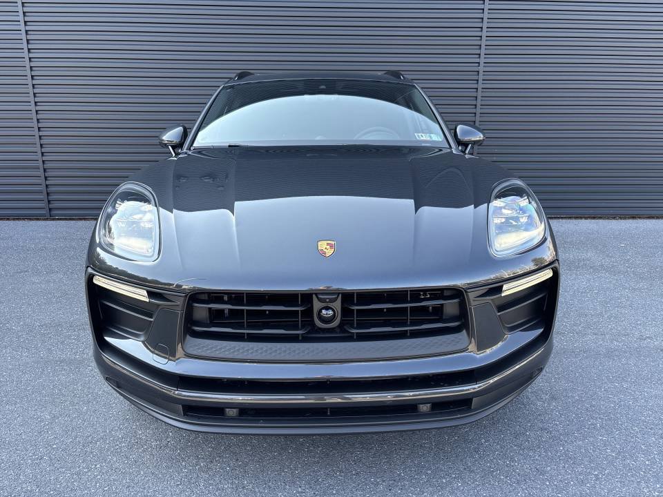 New 2026 Porsche Macan AWD/4WD image 9