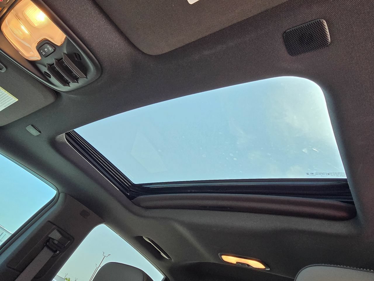 Used 2025 Chevrolet Colorado ZR2 w/ Technology Package AWD/4WD image 30