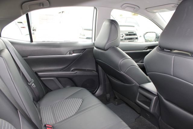 Used 2024 Toyota Camry SE FWD image 6