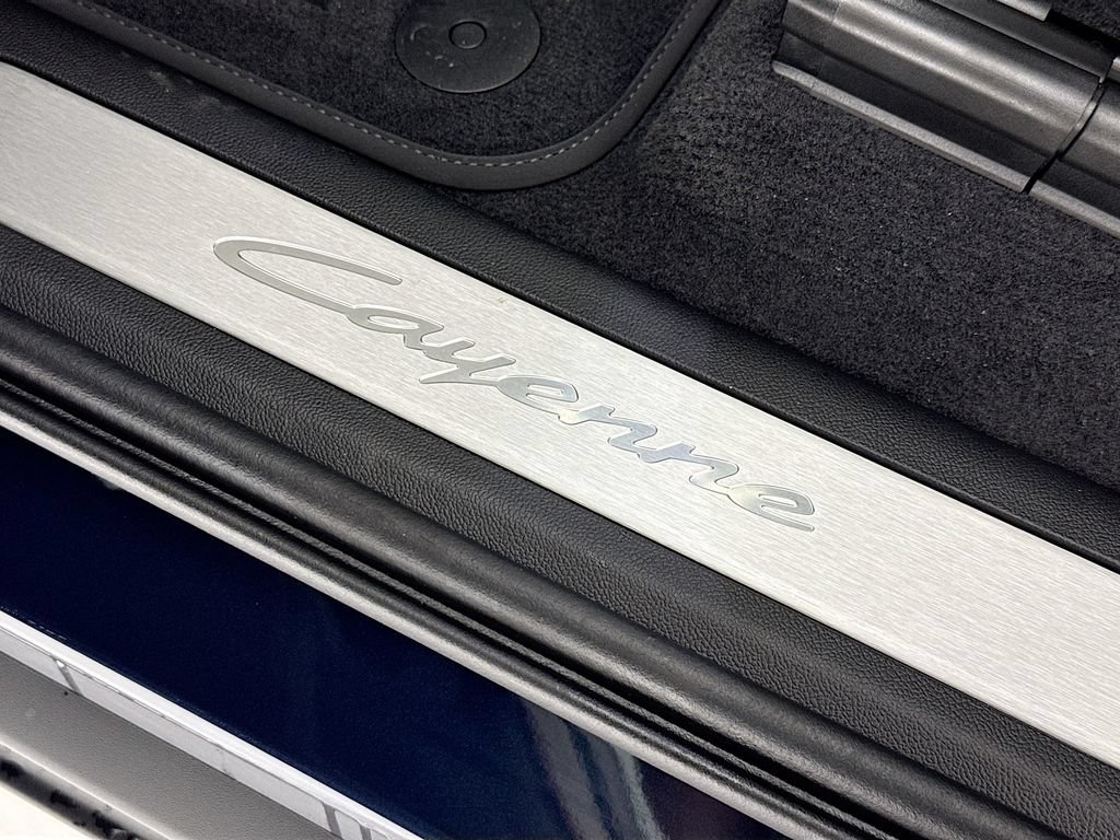 New 2026 Porsche Cayenne Coupe AWD/4WD image 12