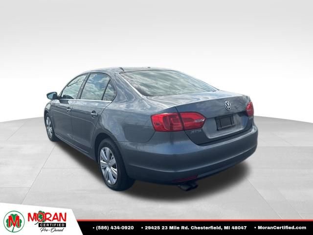 Used 2013 Volkswagen Jetta SE FWD image 3