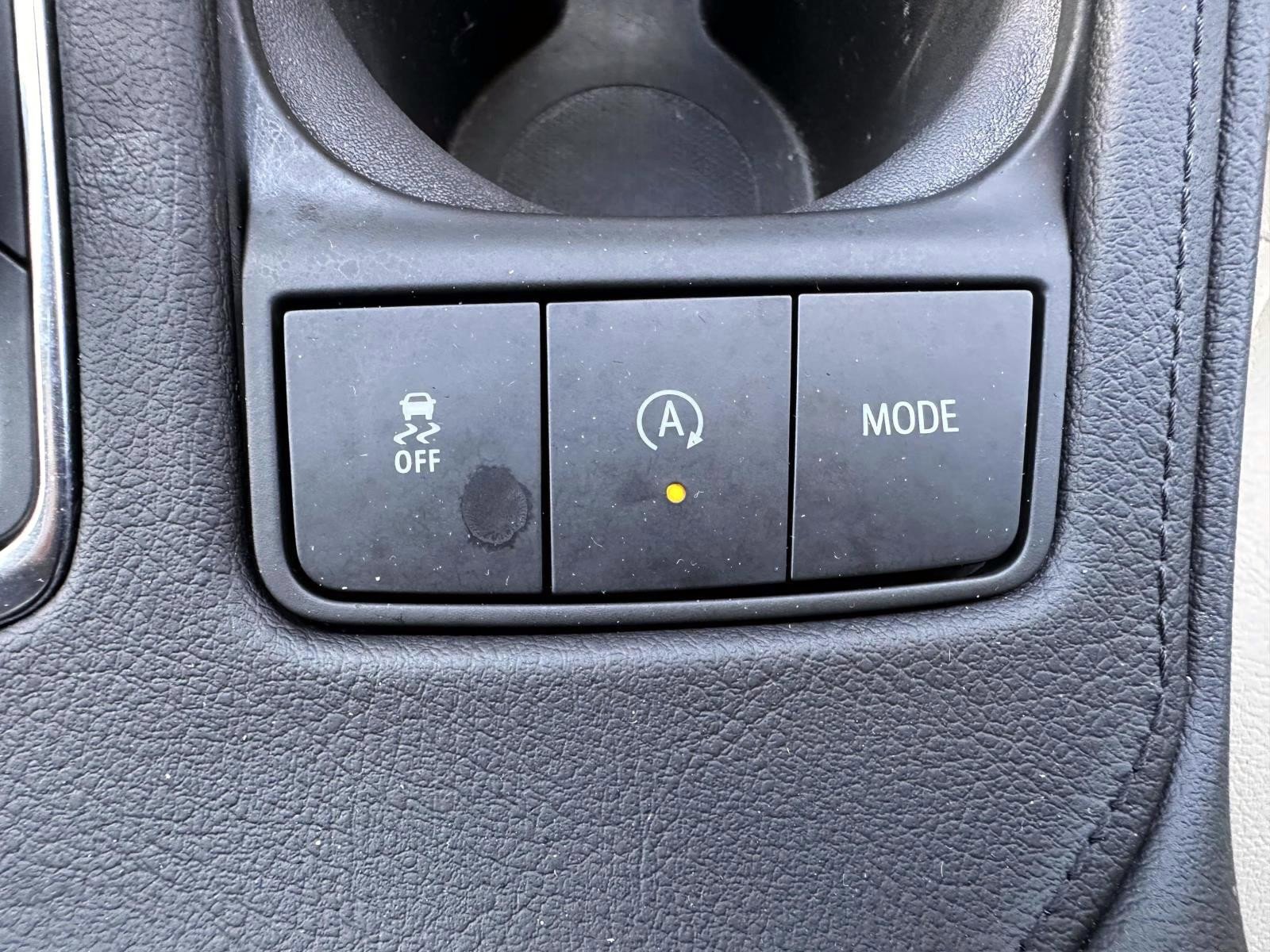 Used 2024 Cadillac XT4 Luxury w/ Cold Weather Package FWD image 25