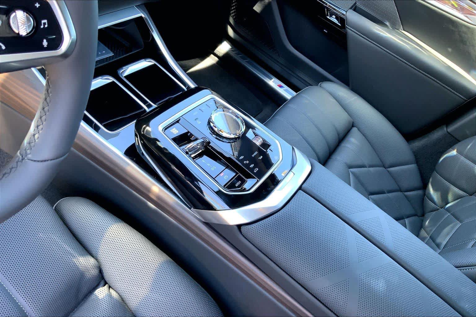 New 2026 BMW 760i xDrive w/ Luxury Rear Seating Package AWD/4WD image 7