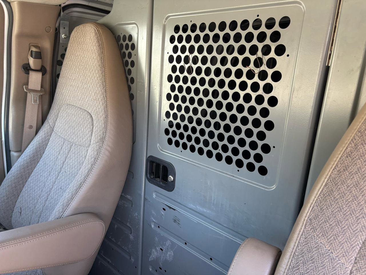 Used 2014 GMC Savana 2500 image 16