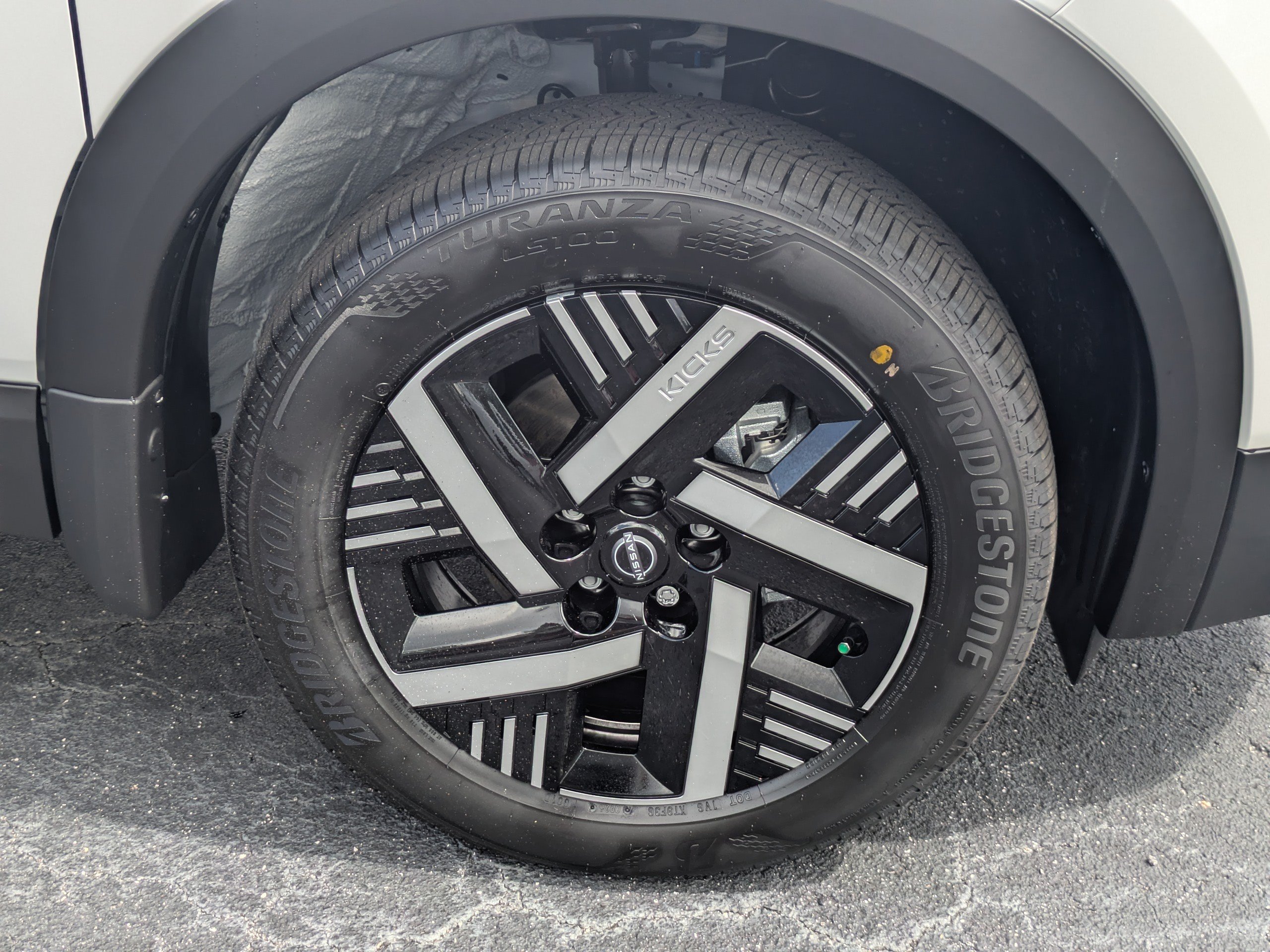 New 2026 Nissan Kicks SV FWD image 11
