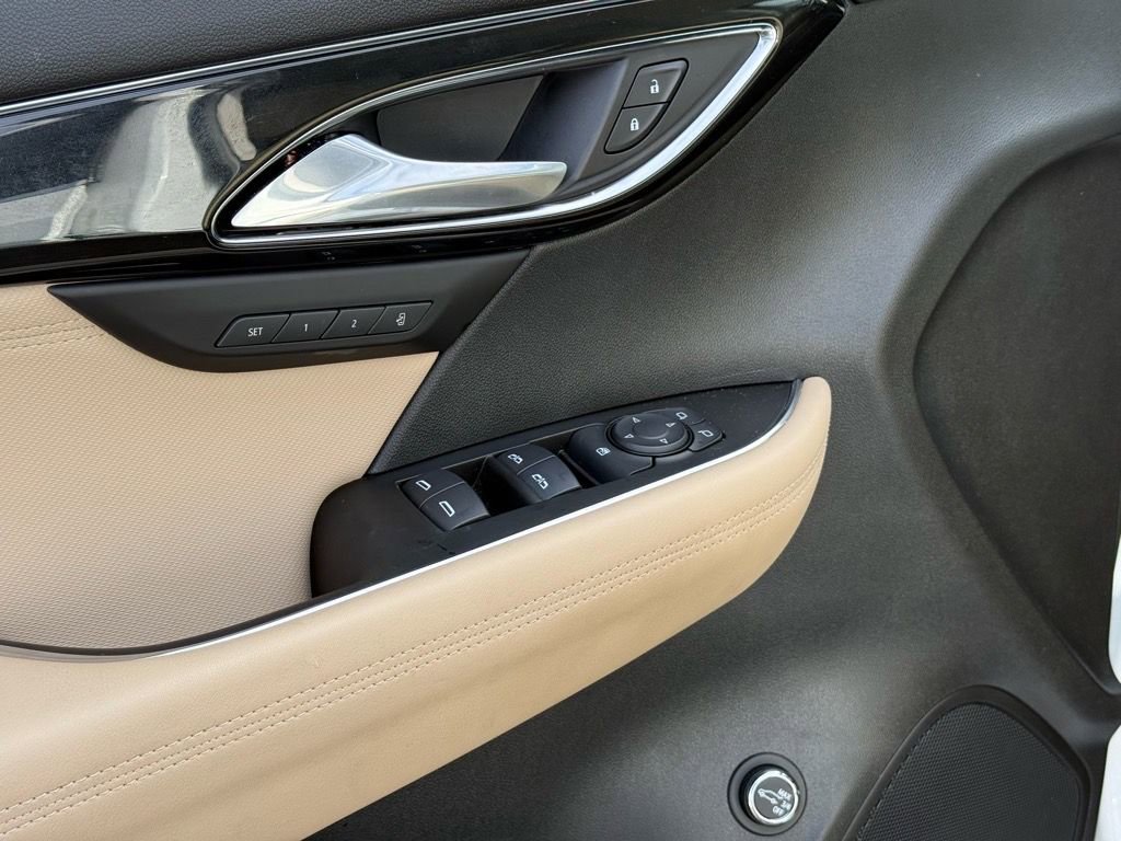 Used 2025 Buick Envision Preferred image 17