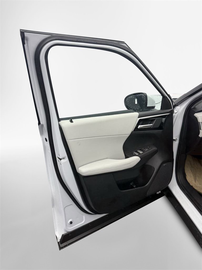 New 2025 Mitsubishi Outlander SE image 17