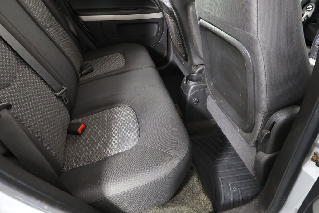 Used 2010 Chevrolet HHR LT image 22