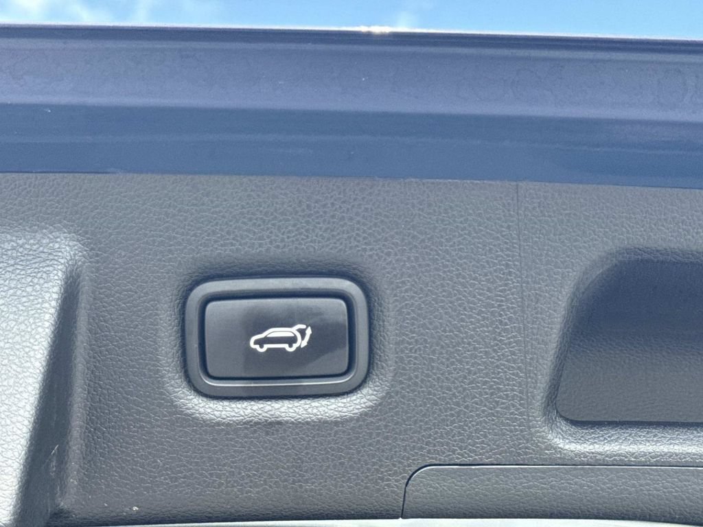 Used 2022 Hyundai Santa Fe SEL w/ Convenience + Premium Package FWD image 13