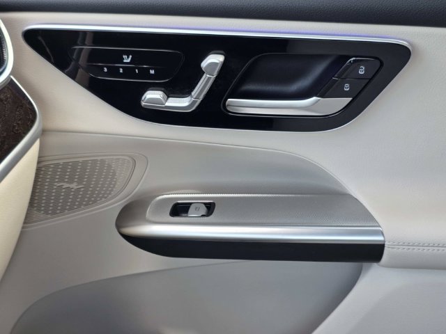 Certified 2025 Mercedes-Benz GLC 300 image 20